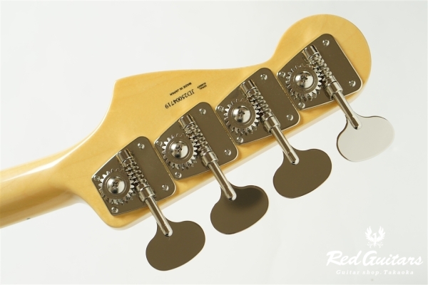 Made in Japan Traditional Late ’60s Jazz Bass - 3-Color Sunburst